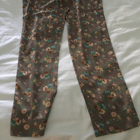 Long Silk Like Pants with Side Pockets Size Med - Picture 5 of 5